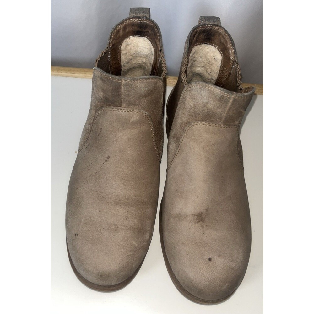 Ugg Woman Ankle Boots Brown Leather Pull On Chelsea 7.5 Some Stains 1009210